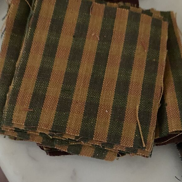 LOT OF VTG 2.5" Quilt Block Squares Patterned & Plaids Cotton Cut Fabric Pieces - Picture 4 of 13